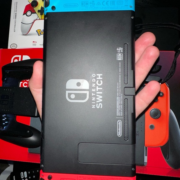 Nintendo switch Neon blue & red - Picture 9 of 15